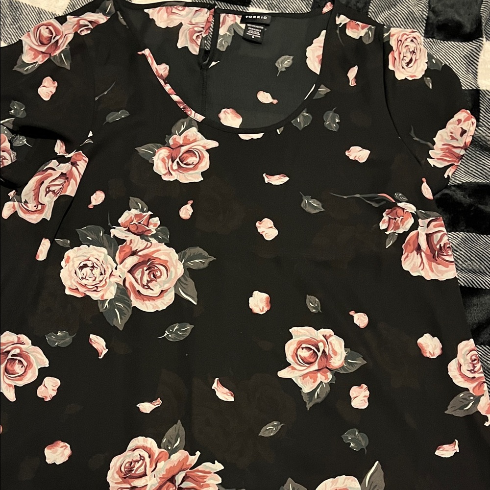 torrid Black Floral Scoop Neck Blouse with Pink Roses